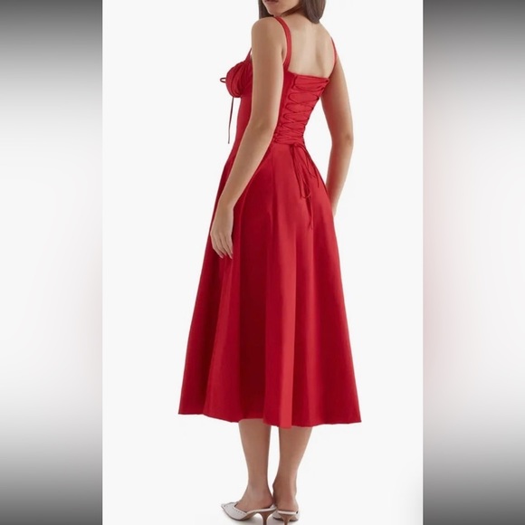 New did not fit unfortunately was small. Modeled for pictures - Picture 2 of 5